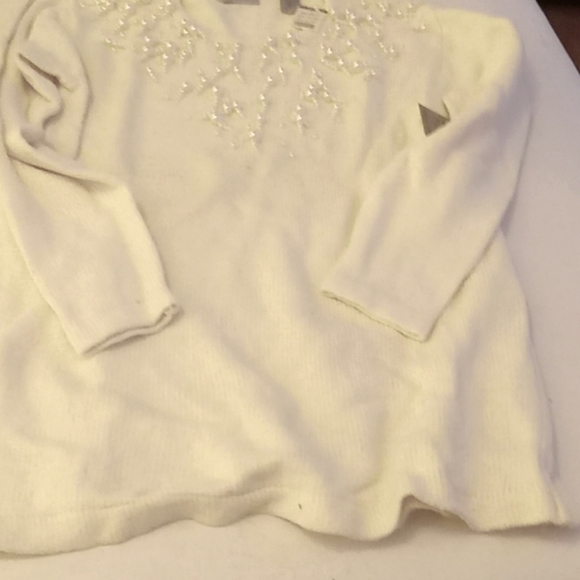 Clearance!  NWT hip length Macy's brand sweater - Picture 2 of 4